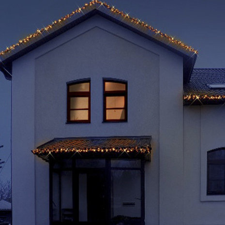 contour kerstverlichting aan gevel